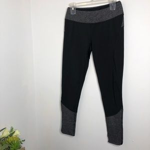 LUCY Black Chevron Gray Color Black Crop Leggings Size M
